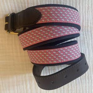 Red/Pink Vineyard Vines Whale Belt - Size 42 - Like New